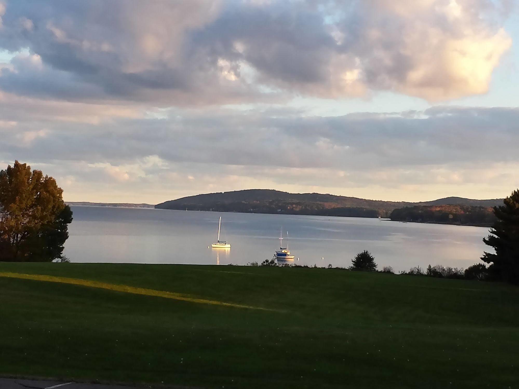 Belfast Harbor Inn Екстер'єр фото